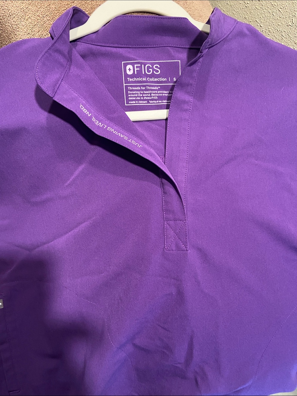 FIGS Women's Violet V‑Neck Tunic Top